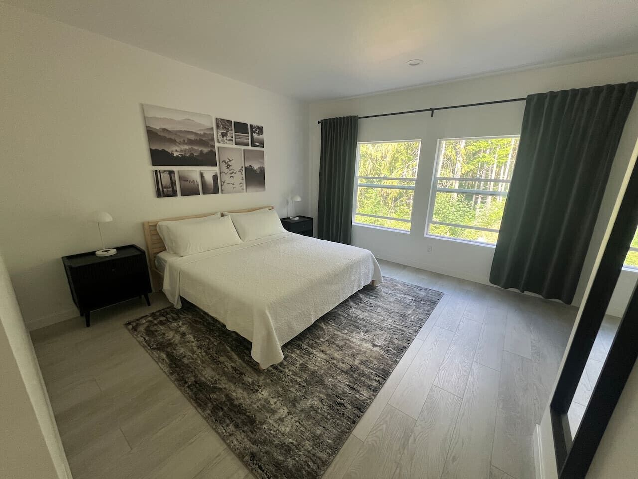 書桌、Wi-Fi、床單