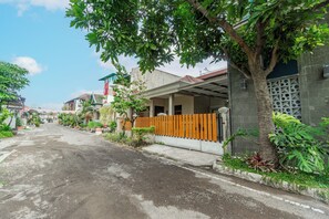 Front of property - Hotel O Anasya Homestay (Sukorambi)