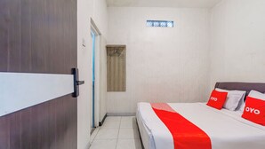 Room - Hotel O Anasya Homestay (Sukorambi)