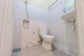 Deluxe Double Room | Bathroom - Hotel O Anasya Homestay (Sukorambi)