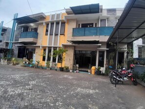 Exterior - OYO Life Hotel O Forzando Hotel (Malang)