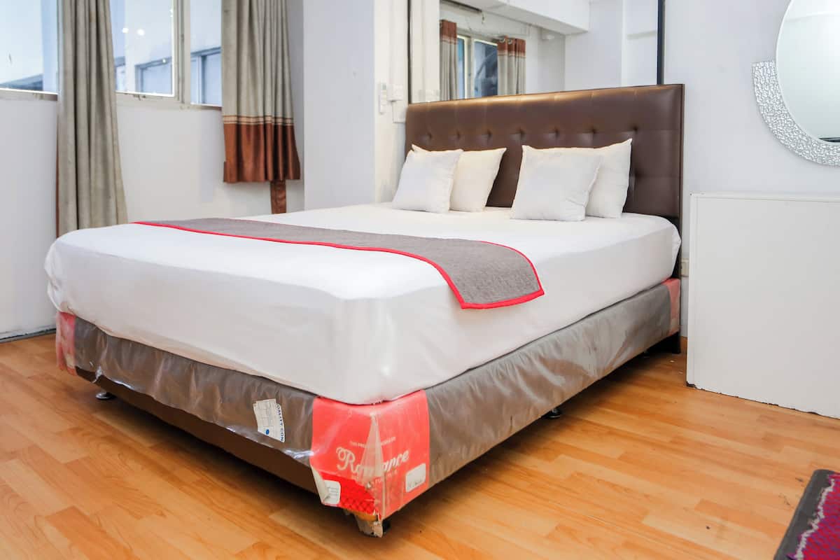 Standard Double Room | Desk, free WiFi, bed sheets