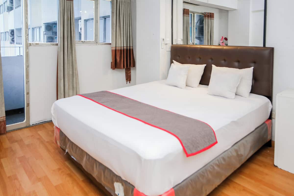 Deluxe Double Room | Desk, free WiFi, bed sheets
