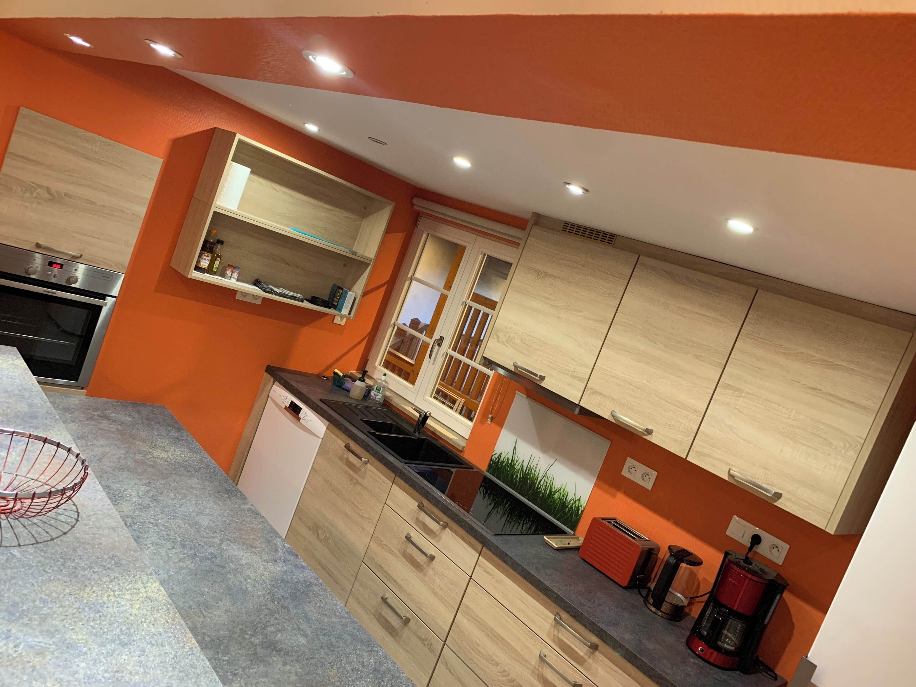 Gîte : La Cigogne Rouge | Private kitchen | Electric kettle, highchair