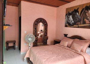 Habitación estándar doble, vistas al complejo turístico | Wifi gratis