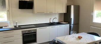 RENTAL ROOMS "AT THE GRANDFATHER'S HOUSE" convenient, strategic and quiet site