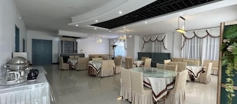 Hailar Dongsheng Luxury Hotel (Hailar Airport Branch)