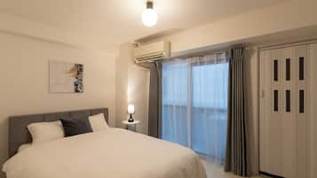 Deluxe Apartment | Individually decorated, individually furnished, desk, laptop workspace