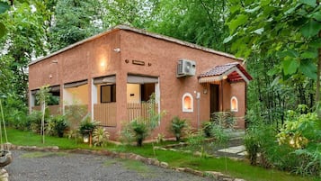 Cottage, Balcony | 1 bedroom, free WiFi
