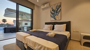 3 bedrooms, in-room safe, iron/ironing board, free WiFi