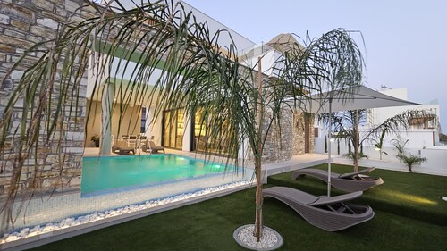STAY Oasis Luxury Villa 3