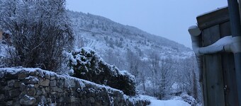 Ancienne Ferme à la Montagne à 1000 m et à 45 mn de L'aéroport de Nice