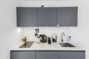 Private kitchen - Limehome Den Haag Nieuwstraat (The Hague)