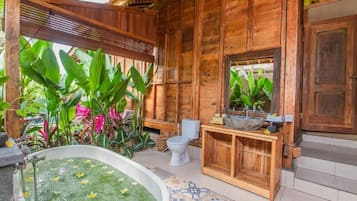 One Bedroom Villa with Free Daily Afternoon Tea | 浴室 | 雨淋花灑、免費梳洗用品、風筒、浴袍