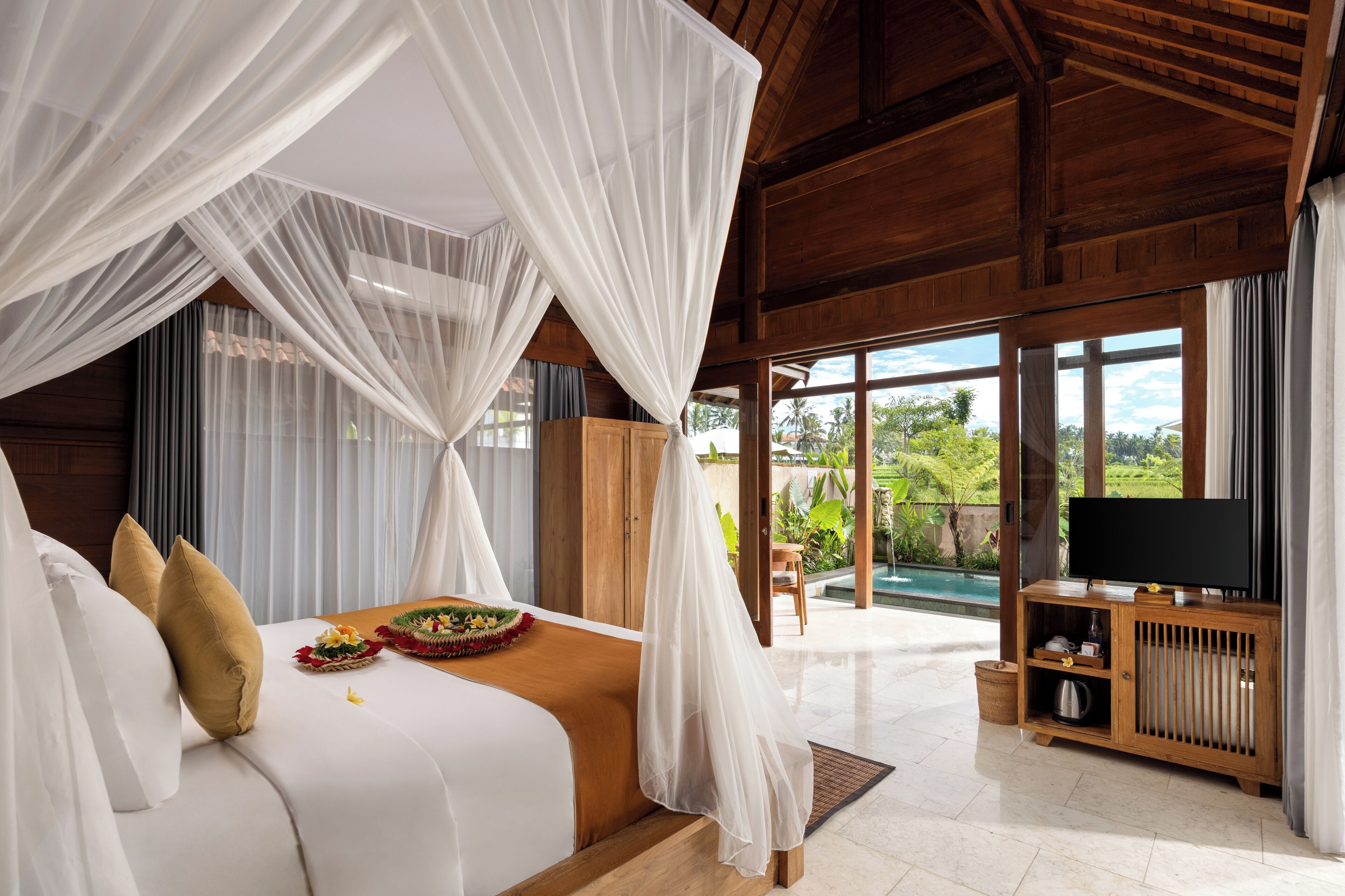 Deluxe Villa with Free Daily Afternoon Tea | 客房内保险箱、办公桌、熨斗/熨板、折叠床/加床（额外收费）