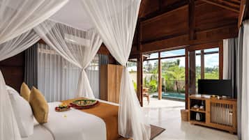 Deluxe Villa with Free Daily Afternoon Tea | Brankas, meja kerja, dan setrika/meja setrika