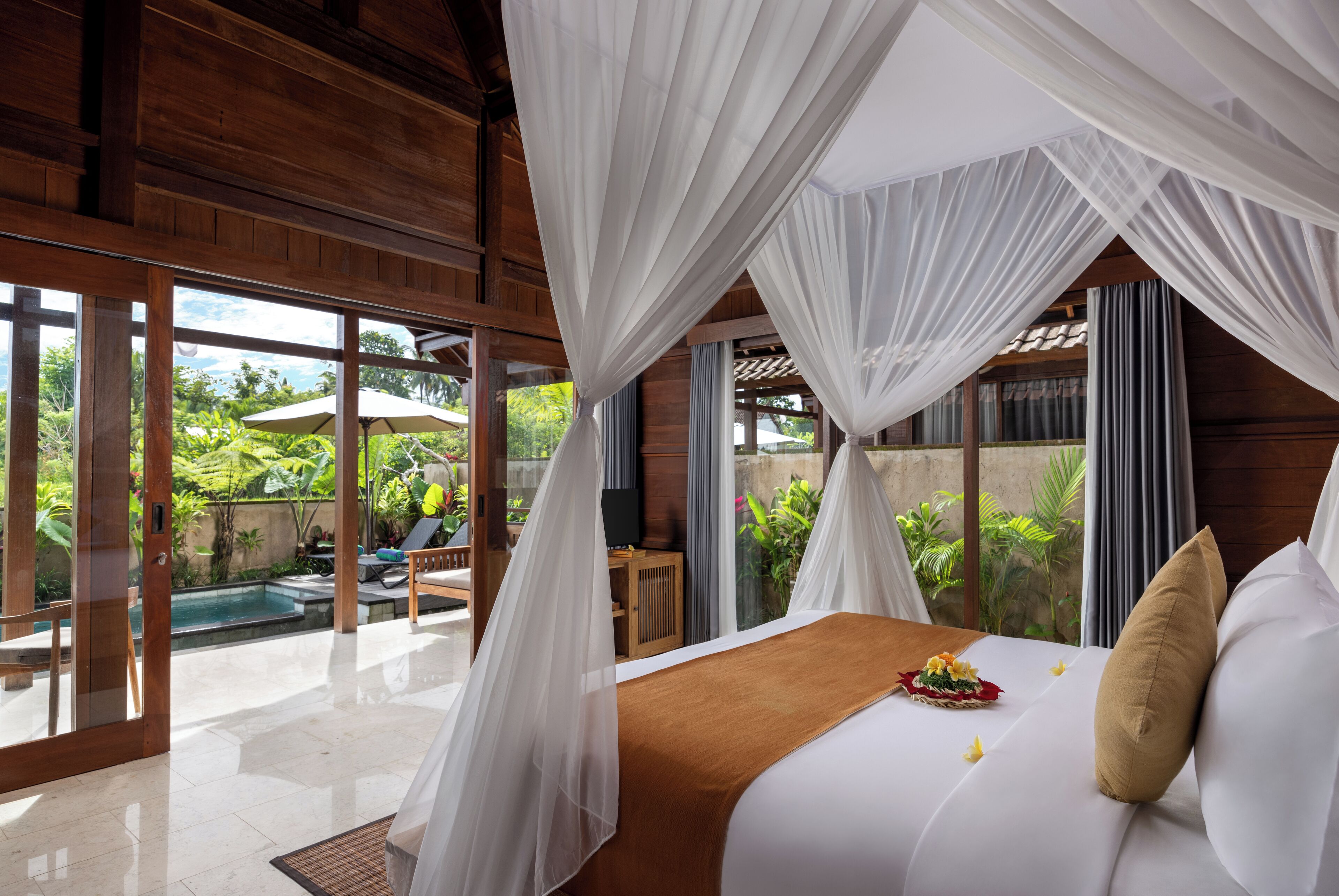 Deluxe Villa with Free Daily Afternoon Tea | 객실 내 금고, 책상, 다리미/다리미판, 간이 침대