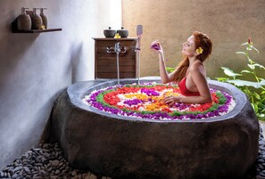 Bathroom - Santris Villa by GenuineHost (Tegallalang)