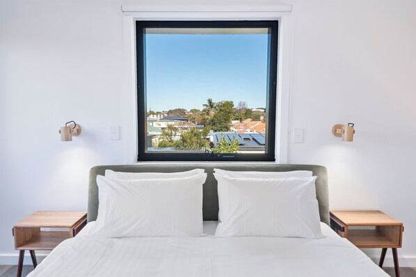 1 habitación, escritorio, tabla de planchar con plancha y wifi 