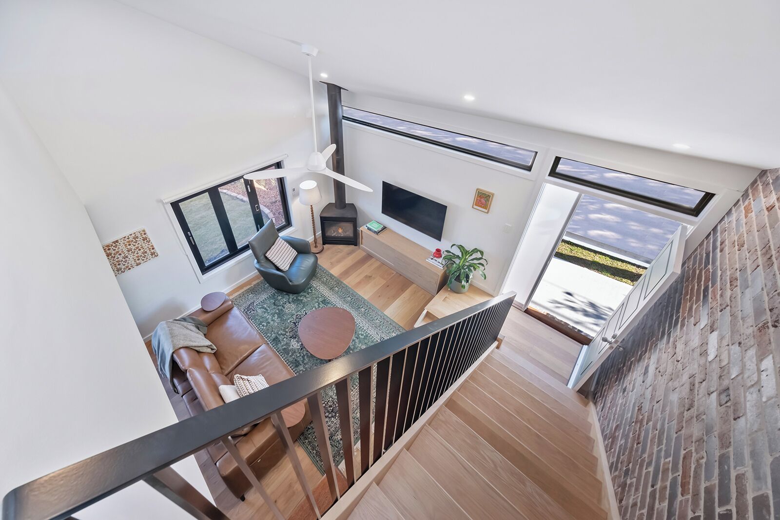 Télévision, cheminée