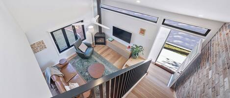 Télévision, cheminée