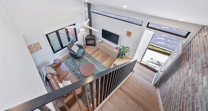 Chic Mezzanine Guest House with Modern Amenities