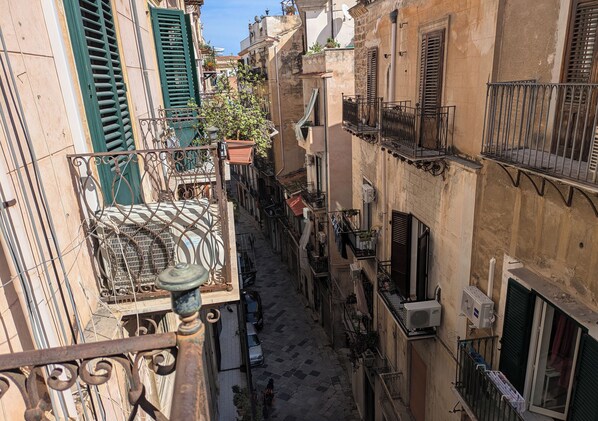 View from room - BnB del Parlamento (Palermo)