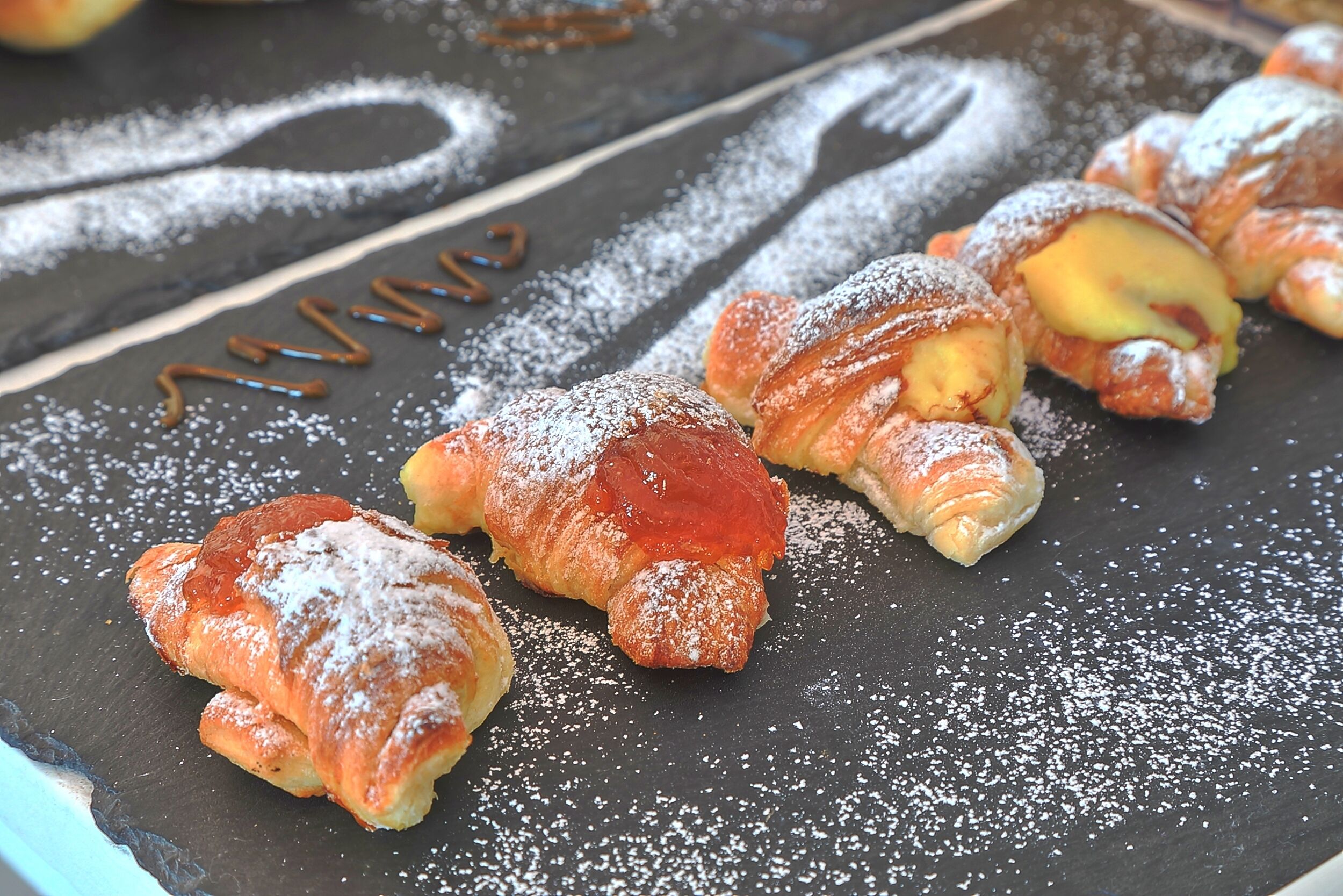 Petit déjeuner buffet (12.5 EUR par personne)