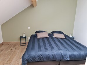 2 bedrooms, iron/ironing board, travel crib, free WiFi - Maison Avec Terrasse Privée (Vinay)
