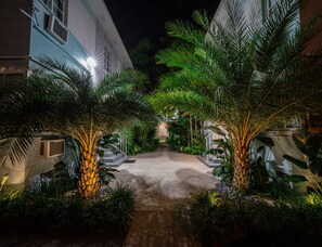 2 bedrooms - TWO Bedroom Apartment (Miami Beach)