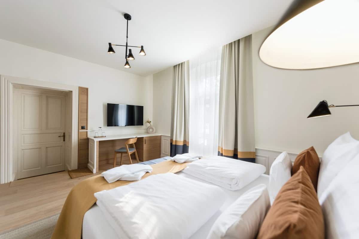 Superior Double or Twin Room | In-room safe, desk, laptop workspace, soundproofing
