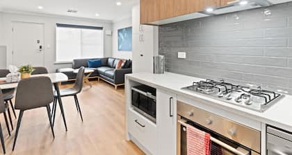 No stairs, Payneham South cosy 2BR unit 4. Linen hire inc. + Aircon throughout!
