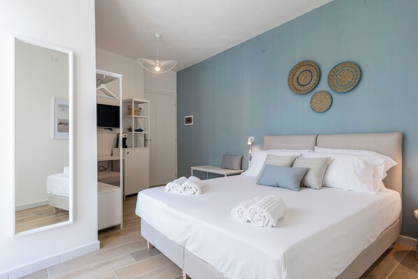 In-room safe, desk, laptop workspace, blackout curtains