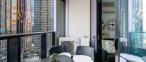 Huoneisto, parveke, kaupunkinäköala | Parveke