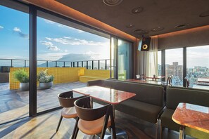 Breakfast, lunch and dinner served