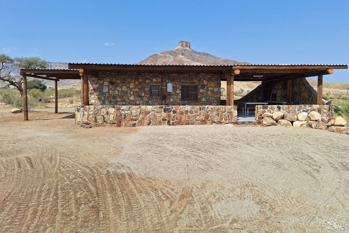 Comfort Chalet, 2 Bedrooms, Mountain View