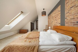 Apartment, 1 Bedroom, 2 Bathrooms | 1 bilik tidur, dilengkapkan perabot secara berasingan 