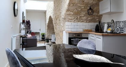 Le Cerf- Le Charme de la Campagne à 5 mn à Pied du Centre Ville Historique