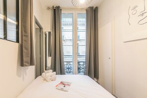In-room safe, iron/ironing board, free WiFi - WS Louvre - Richelieu (Paris)