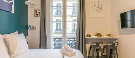 Studio | In-room safe, iron/ironing board, free WiFi