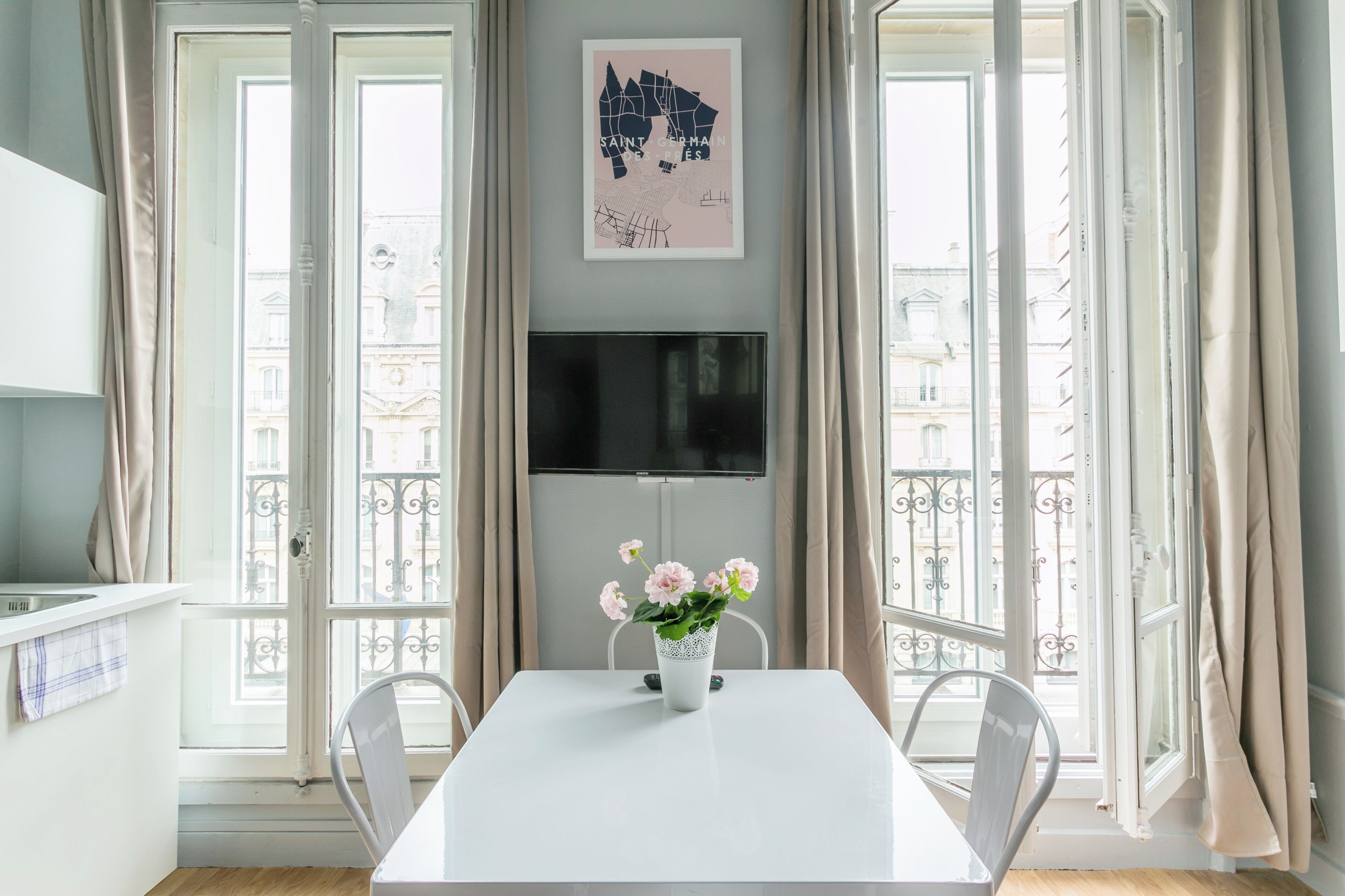 Apartment | In-room safe, iron/ironing board, free WiFi