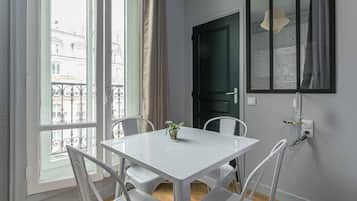 Apartment | Living area | TV