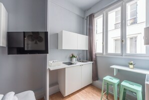 In-room safe, iron/ironing board, free WiFi - WS Saint-Lazare - Opera (Paris)