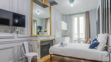 Apartment | 2 bedrooms, in-room safe, iron/ironing board, free WiFi