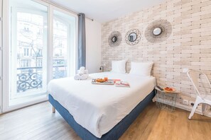 Coffres-forts dans les chambres, fer et planche à repasser