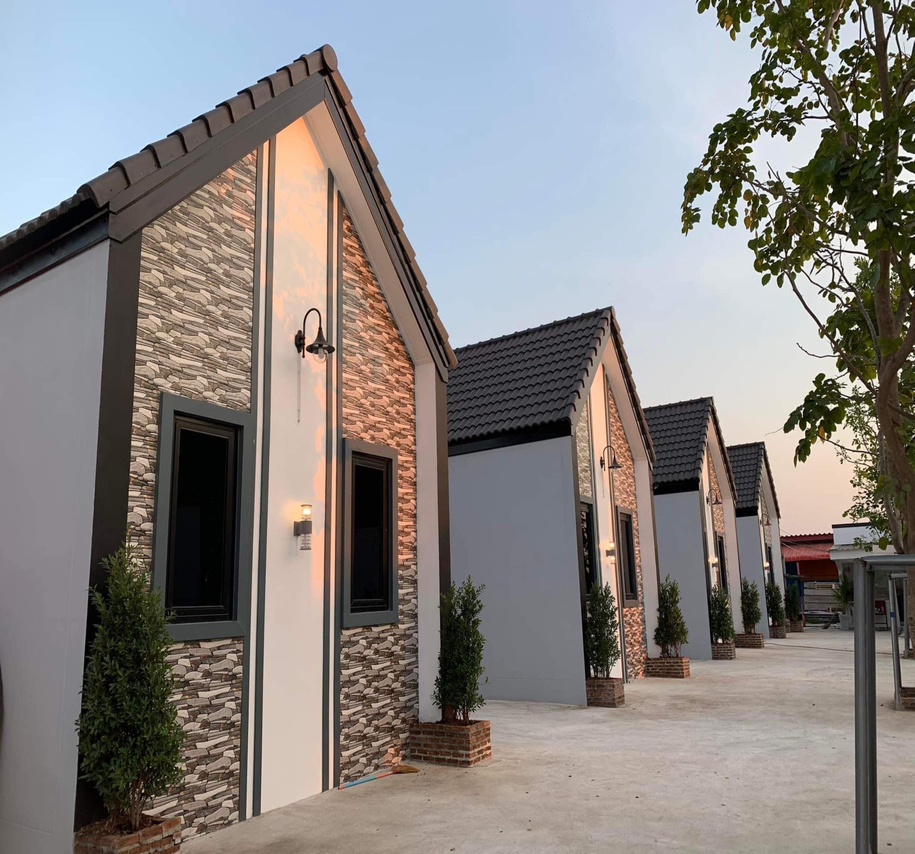 Vista frontal de la propiedad