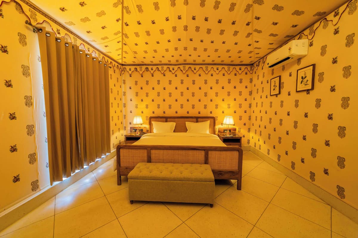 1 bedroom, premium bedding, memory foam beds, in-room safe