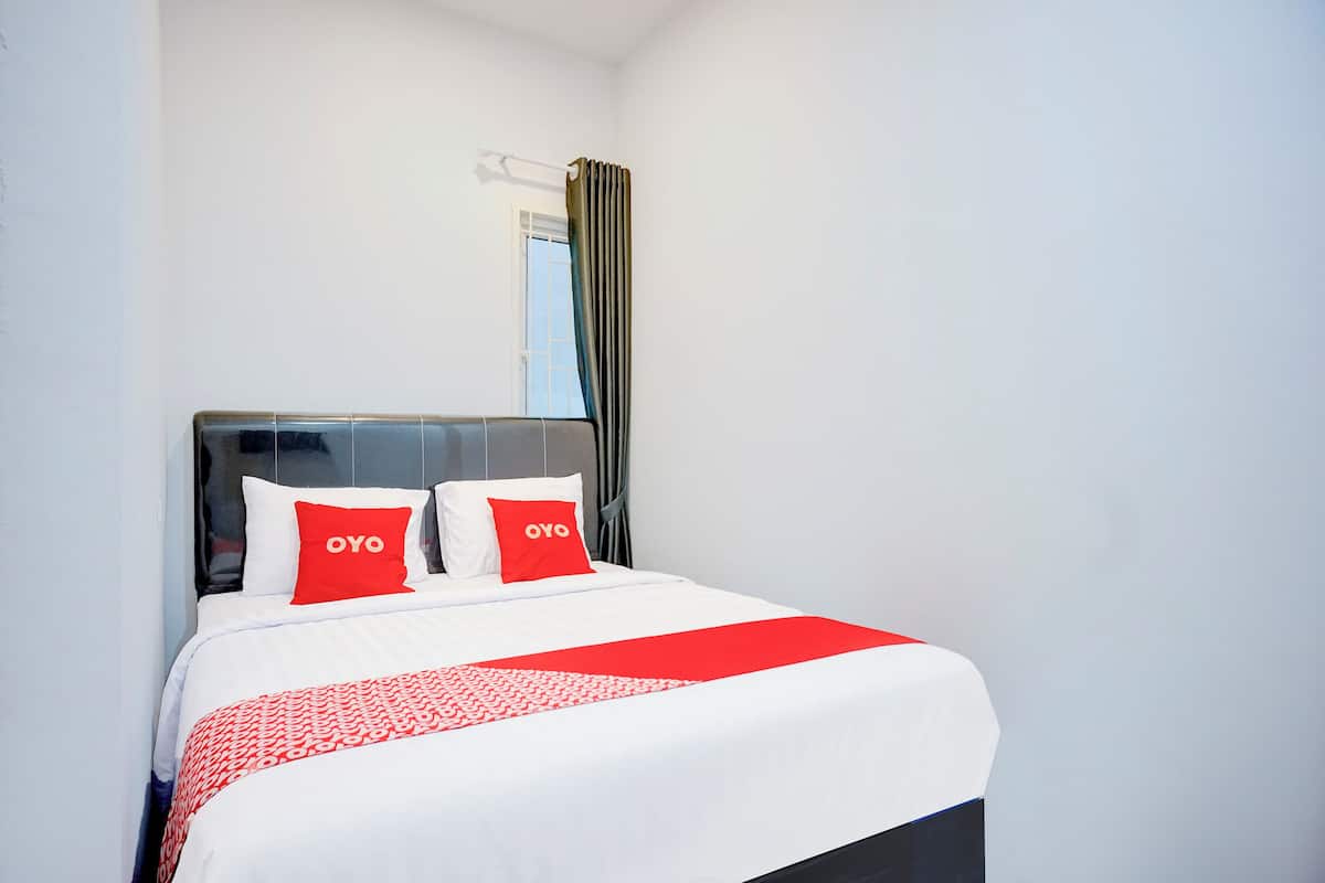 1 bedroom, desk, free WiFi, bed sheets