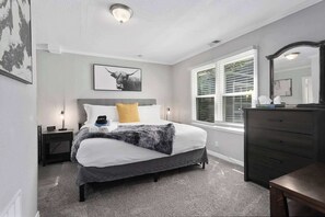 2 chambres, fer et planche à repasser, lit parapluie, Wi-Fi