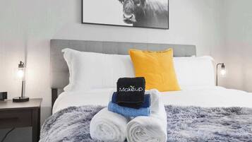 2 slaapkamers, een strijkplank/strijkijzer, reisbedje, wifi